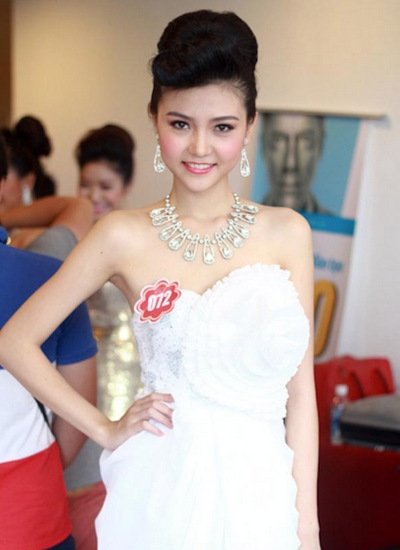 ngoc-duyen-tu-co-gai-truot-hoa-hau-vn-den-nu-hoang-sac-dep-toan-cau-1