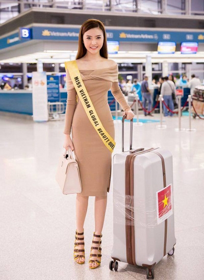 ngoc-duyen-tu-co-gai-truot-hoa-hau-vn-den-nu-hoang-sac-dep-toan-cau-8