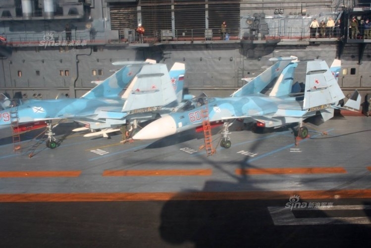 Tiem kich ham Su-33 xuat kich ram ro, NATO cang thang-Hinh-5
