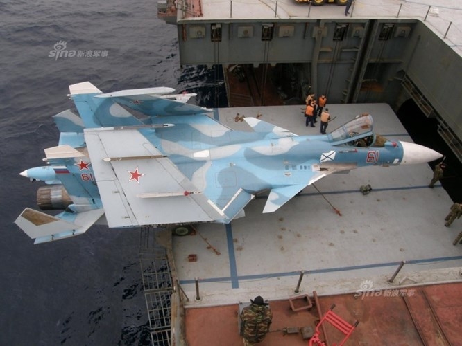 Tiem kich ham Su-33 xuat kich ram ro, NATO cang thang-Hinh-7