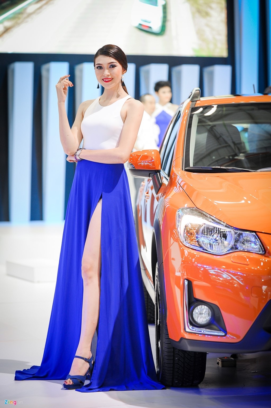 Nhung bong hong xinh dep tai trien lam xe quoc te Viet Nam hinh anh 5