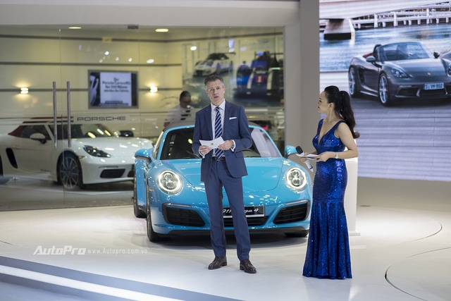  ông Andreas Klingler, Tổng giám đốc Porsche Việt Nam, phát biểu tại triển lãm VIMS năm nay. 