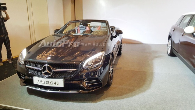  Điểm nhấn của gian hàng Mercedes-Benz tại VIMS năm nay chính là mẫu xe mui trần hạng sang Mercedes-AMG SLC 43 mới. 