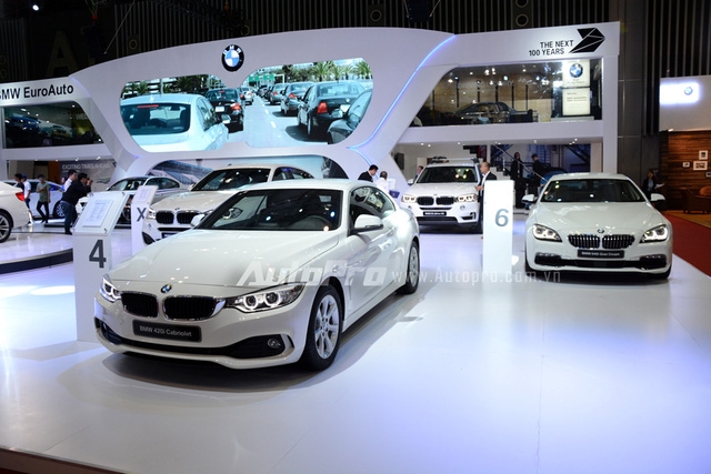  Dàn xe BMW xuất hiện trong bộ áo trắng muốt 
