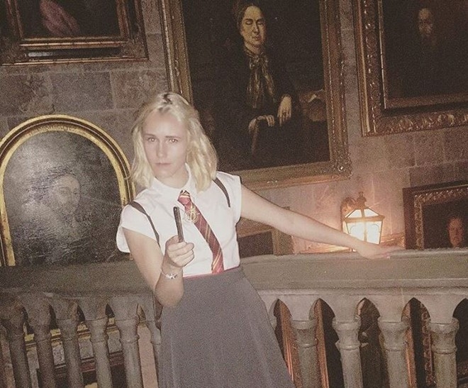Co gai noi tieng vi giong nu dien vien nguoi Anh Emma Watson hinh anh 7