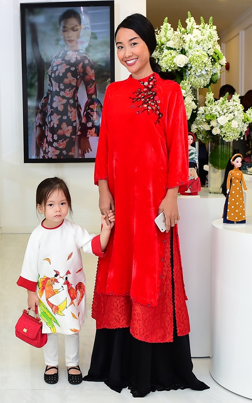 dan-my-nhan-khoe-sac-trong-su-kien-8