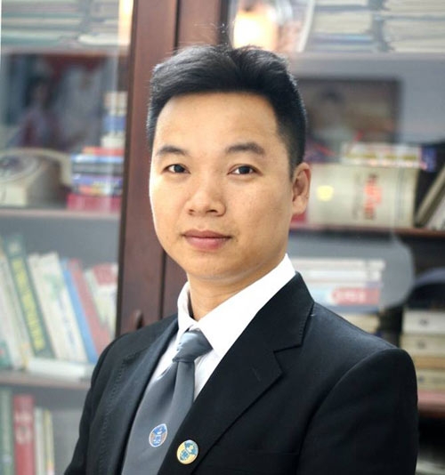 nam thanh niên làm thêm, luật lao động, nam thanh niên tố chủ quán, đi làm thêm bị trừ lương, hợp đồng lao động