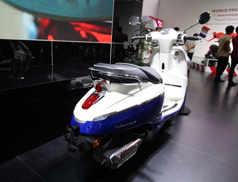 peugeot-django-xe-ga-moi-gia-68-5-trieu-canh-tranh-honda-sh-1