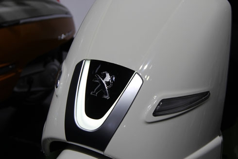 peugeot-django-xe-ga-moi-gia-68-5-trieu-canh-tranh-honda-sh-3