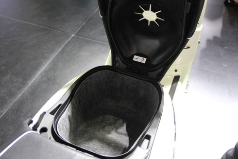 peugeot-django-xe-ga-moi-gia-68-5-trieu-canh-tranh-honda-sh-1