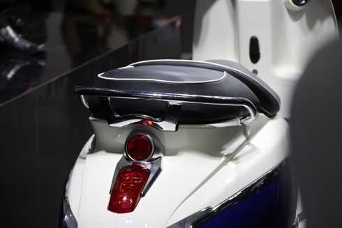peugeot-django-xe-ga-moi-gia-68-5-trieu-canh-tranh-honda-sh-4