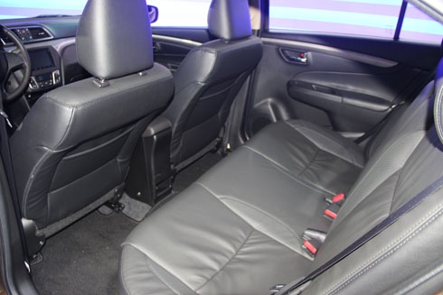 suzuki-ciaz-gia-580-trieu-canh-tranh-toyota-vios-tai-viet-nam-4