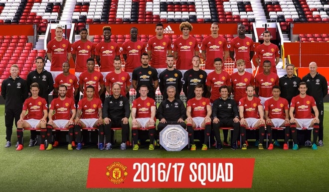 Mourinho khong cho Schweinsteiger chup anh cung cau thu MU hinh anh 1