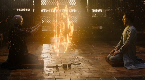 phu-thuy-toi-thuong-dai-tiec-ky-xao-cua-marvel-1