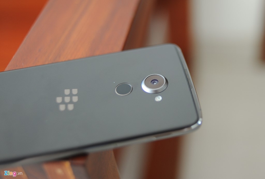 Anh thuc te BlackBerry DTEK60 sap ve Viet Nam hinh anh 8