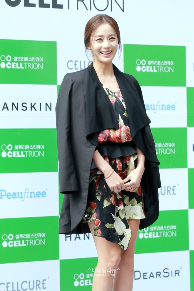 Kim Tae Hee, Ha Ji Won tuoi U40 tre nhu thieu nu doi muoi hinh anh 3