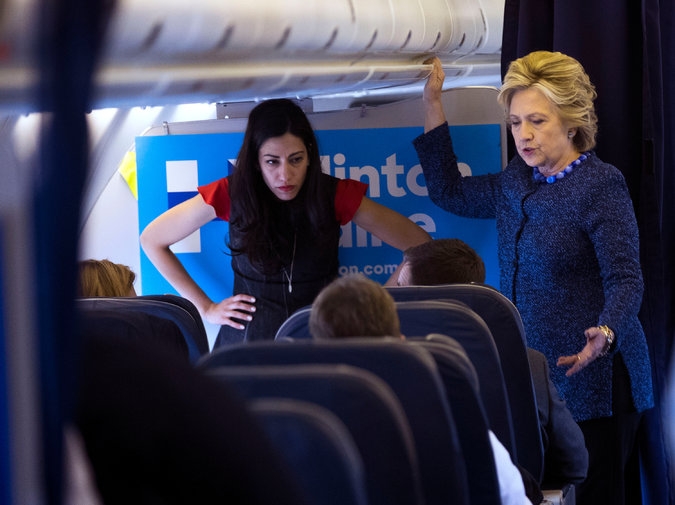nha trang bat ngo khi fbi dieu tra lai hillary clinton hinh anh 2