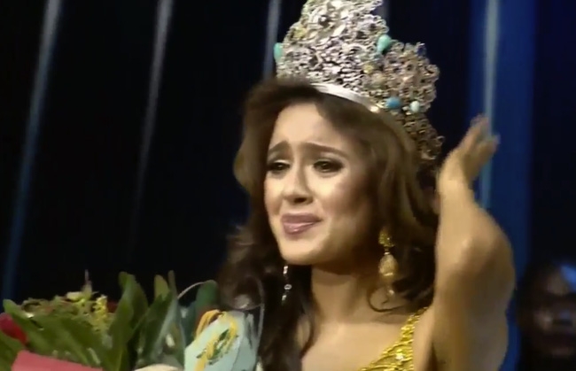 Cận cảnh nhan sắc người đẹp đã đánh bại Nam Em, đăng quang Miss Earth 2016 - Ảnh 1.