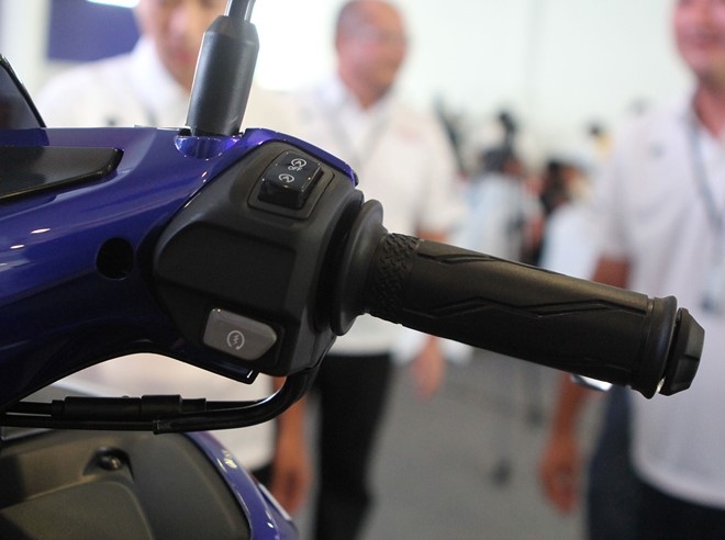 Chi tiet Yamaha NVX - xe tay ga thay the Nouvo hinh anh 7