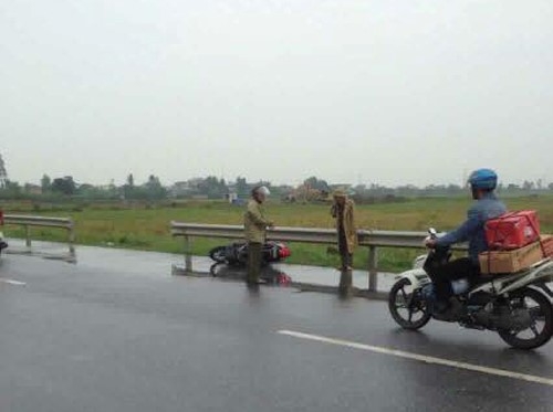 Co gai di SH bi chem tu vong tren quoc lo hinh anh 1