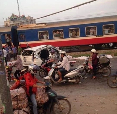 Nghe lai tau: Chi ai vao buong lai moi thau hieu hinh anh 3