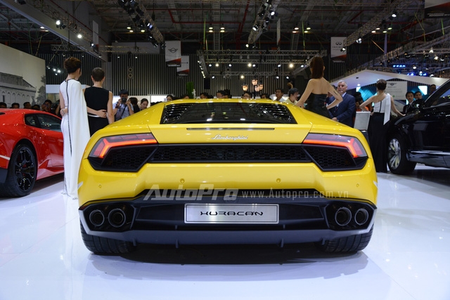 Cận cảnh Lamborghini Huracan dẫn động cầu sau thứ 2 tại Việt Nam - Ảnh 2.