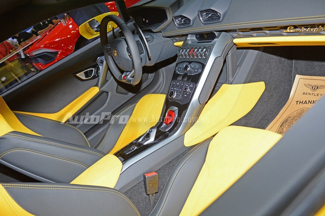 Cận cảnh Lamborghini Huracan dẫn động cầu sau thứ 2 tại Việt Nam - Ảnh 7.