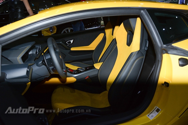 Cận cảnh Lamborghini Huracan dẫn động cầu sau thứ 2 tại Việt Nam - Ảnh 9.