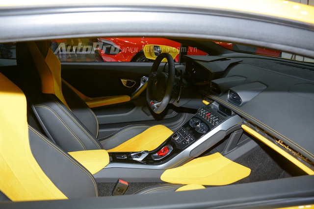 Cận cảnh Lamborghini Huracan dẫn động cầu sau thứ 2 tại Việt Nam - Ảnh 10.