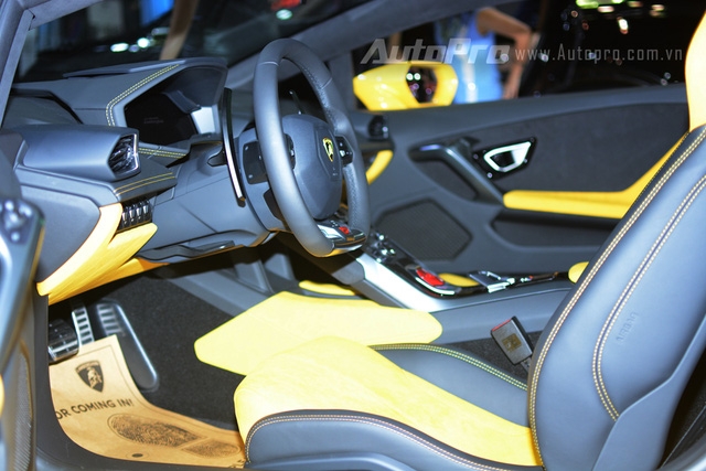 Cận cảnh Lamborghini Huracan dẫn động cầu sau thứ 2 tại Việt Nam - Ảnh 12.
