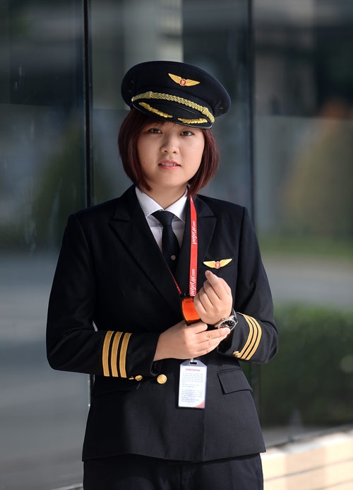 Cô gái Sài thành trở thành nữ phi công trẻ tuổi nhất VN - 2