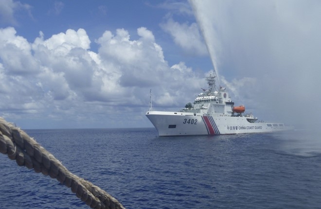 TQ van kiem soat ngu dan Philippines o bai can Scarborough hinh anh 1