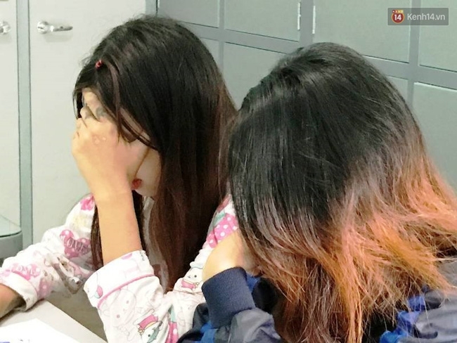 2 thiếu nữ cầm đầu băng nhóm đánh hội đồng nữ sinh bật khóc và xin được tha thứ - Ảnh 1.