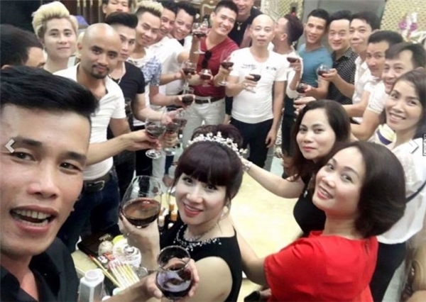 Đại gia Thái Bình tổ chức sinh nhật với hơn 50 nghệ sĩ