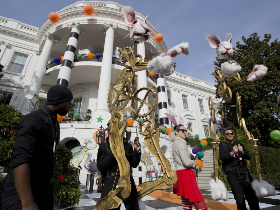 Tổng thống Obama và phu nhân làm 'thây ma' ngày Halloween 