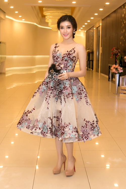 truong-ngoc-anh-diep-bao-ngoc-sexy-trong-dem-tiec-5