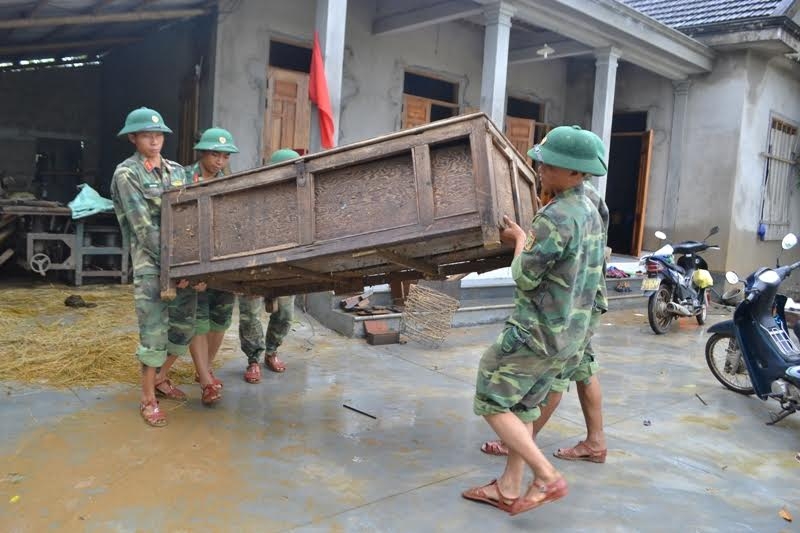 anh:quang tri tan hoang sau lu, ngan nguoi hoi ha khac phuc hau qua hinh anh 2