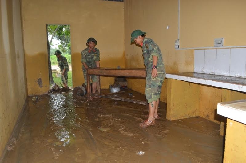 anh:quang tri tan hoang sau lu, ngan nguoi hoi ha khac phuc hau qua hinh anh 11