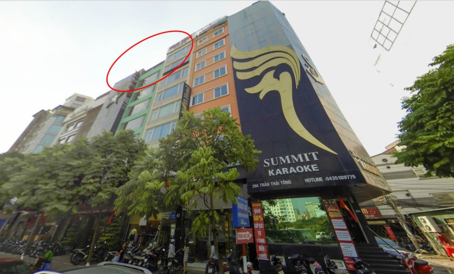 ​Hiện trường tan hoang sau vụ cháy dãy quán karaoke 