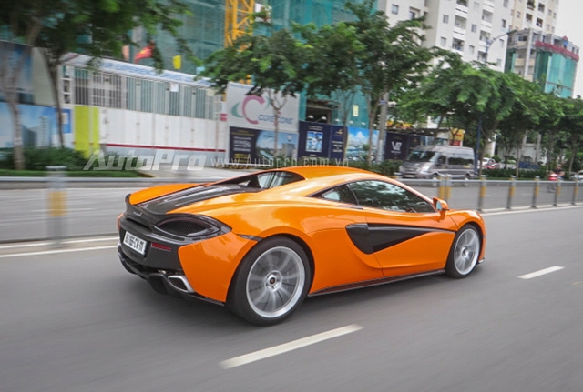  McLaren đang là cái tên làm điên đảo giới chơi xe Việt khi có 9 chiếc được đưa về nước, trong đó, có 7 chiếc thuộc phiên bản 650S Spider, 2 chiếc còn lại thuộc phiên bản giá rẻ 570S. 