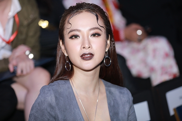 angela-phuong-trinh-lay-tay-che-nguc-vi-so-ho-henh-5