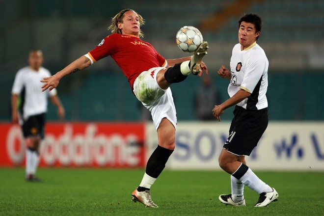 Dong Fangzhuo va cai ket dang cho tro he o Man United hinh anh 2