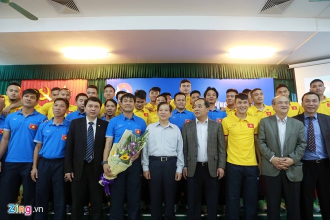 Nguyen Chu tich nuoc Nguyen Minh Triet tham cac DTQG hinh anh 7