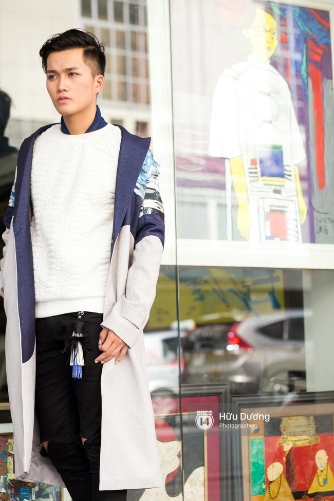 Dù đã hết lạnh, Hoàng Thùy vẫn diện áo choàng lông khoe street style tại Vietnam International Fashion Week - Ảnh 9.