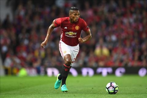 Mourinho lai mang tin du den CDV Man Utd hinh anh