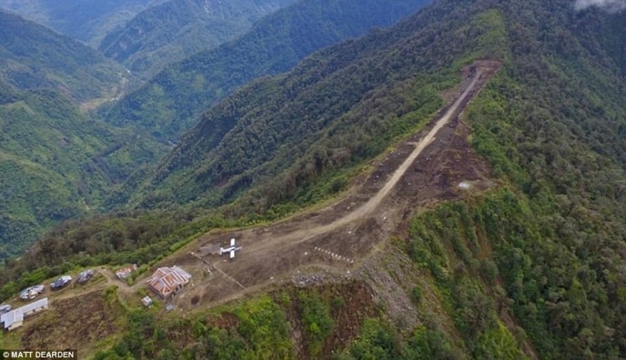 Nhung san bay la lung tren the gioi hinh anh 14