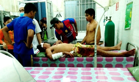  Ông Chóc đã được xuất viện vào tối cùng ngày vì bác sĩ xác định các vết thương không nặng lắm. 