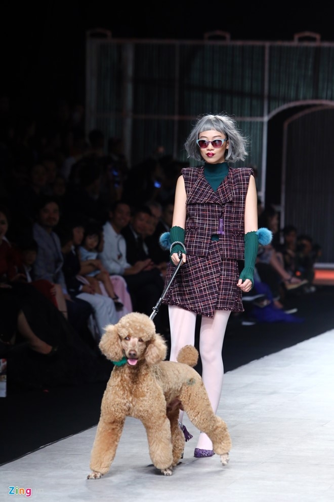 Chi Pu dat cun cung lam nguoi mau catwalk hinh anh 8