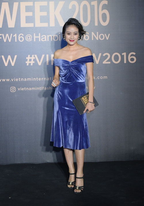 MC Phí Linh.
