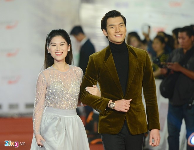 Dinh Ngoc Diep, Victor Vu tay trong tay tren tham do LHP hinh anh 8